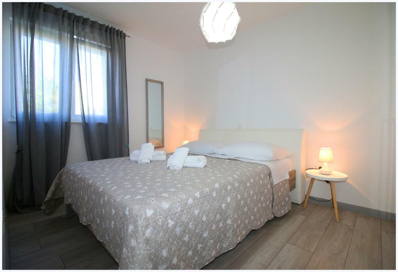Apartments Silver Beauty Rogoznica  Esterno foto