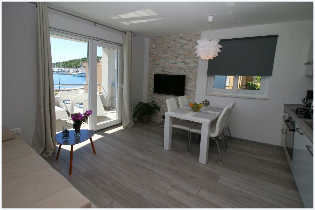 Apartments Silver Beauty Rogoznica  Esterno foto
