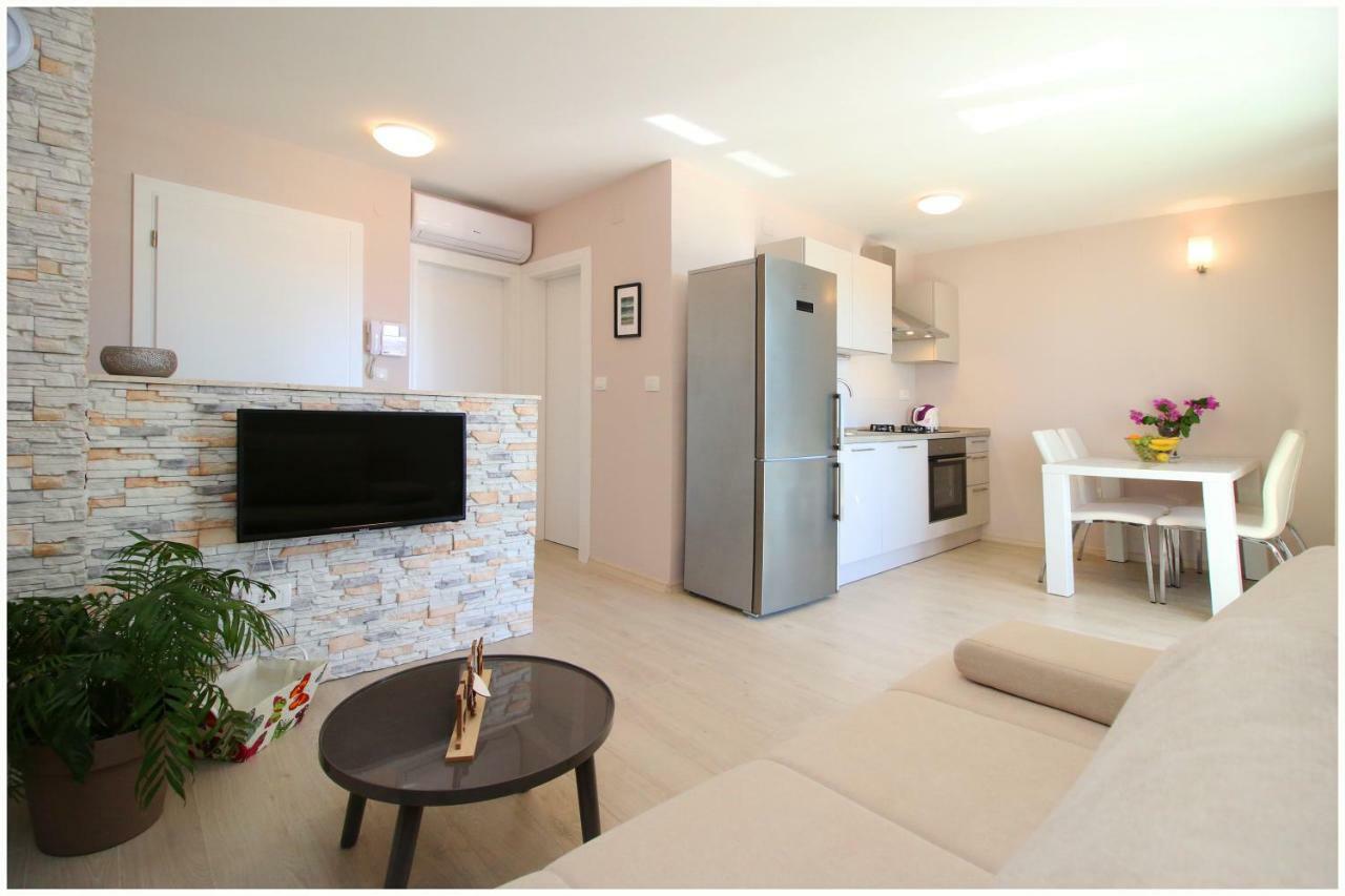 Apartments Silver Beauty Rogoznica  Esterno foto