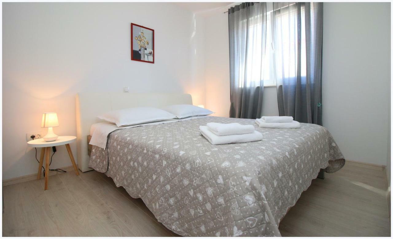 Apartments Silver Beauty Rogoznica  Esterno foto