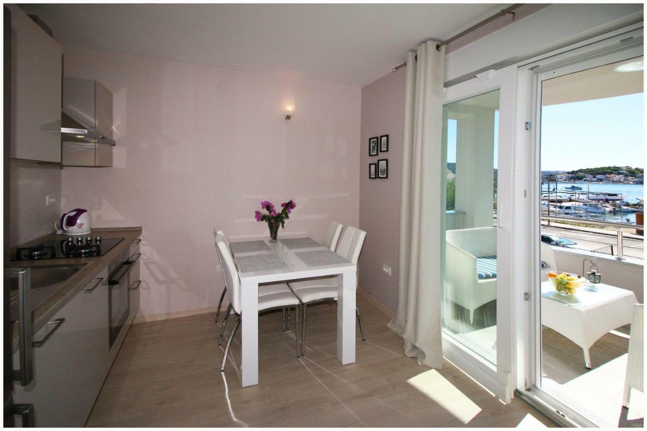 Apartments Silver Beauty Rogoznica  Esterno foto